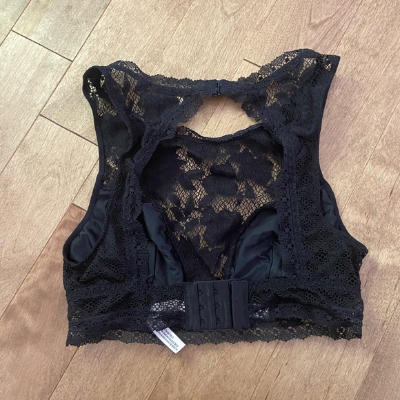 Victoria’s Secret - VS black lace bralette - Picture 3 of 3